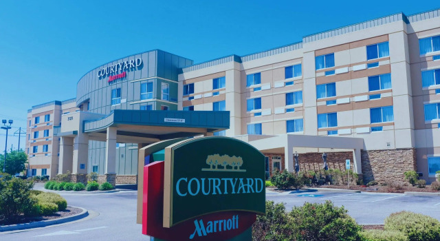 Courtyard Owensboro, Rezerwuj Hotel Hotele w Kentucky z parkingiem, Parking