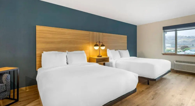 Четырёхместный номер Standard Columbia River Hotel and Conference Center, an Ascend Collection Hotel