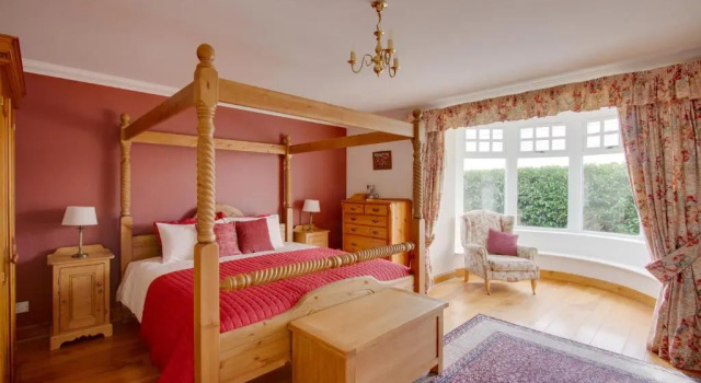 Home Farm B&B - Poppy Room, Book Landbrugsophold SPA-hoteller i Perthshire, SPA