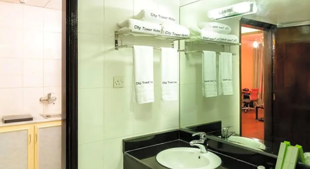 Camera Standard City Tower Hotel