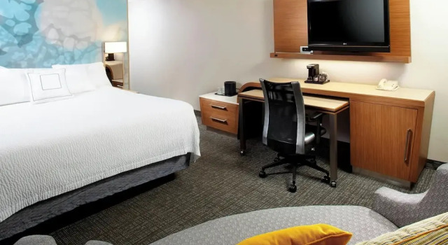 Standard Doppel Zimmer mit Balkon Courtyard by Marriott Lansing