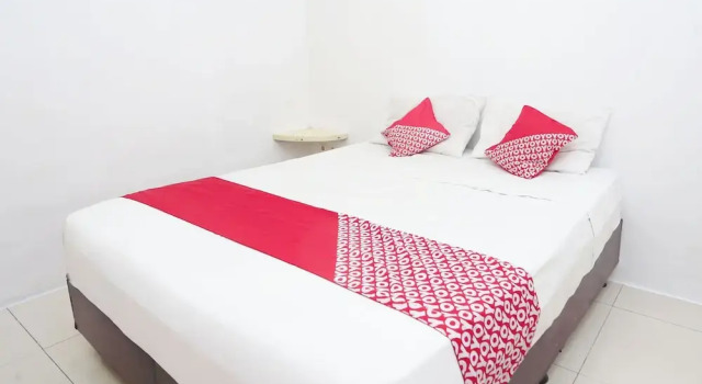 OYO 94348 Bro & Sis, Rezervovat Hotel Bekasi West Java