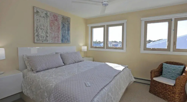 Mariners Court 224
