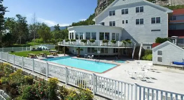 Люкс Superior White Mountain Hotel and Resort