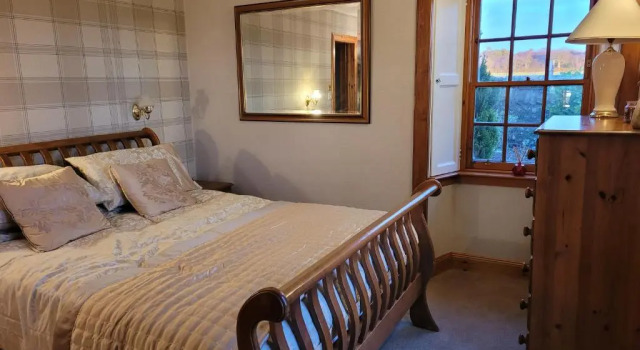 Loanhead cottage, Buchen Sie Ferienhaus Hotels in Schottland mit Parkplatz, Parkplätze