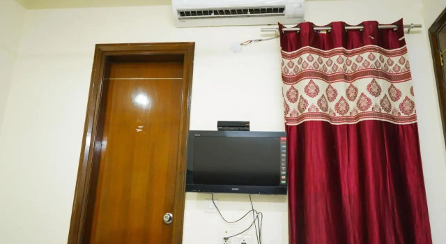 Hotel S & B East Inn - Patel Nagar, Забронировать Отель Отели Нью-Дели с завтраком, Завтраки