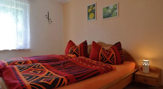 Коттедж Classic Cosy Apartment With Covered Porch