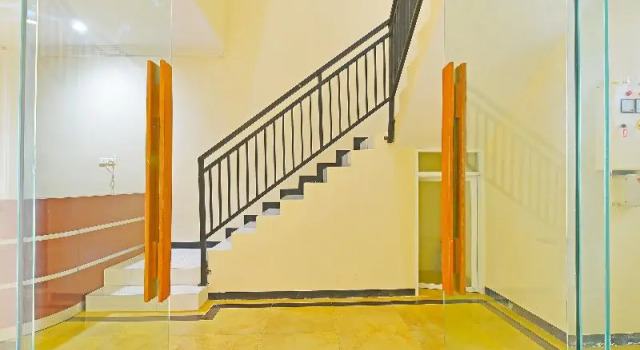 OYO 91351 87 Guest House