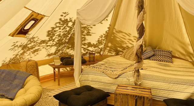 B&B Glamping Tent Sleeps 2 - Sauna, Spa, Wifi, Varaa Leirintäalue Mariefred 
