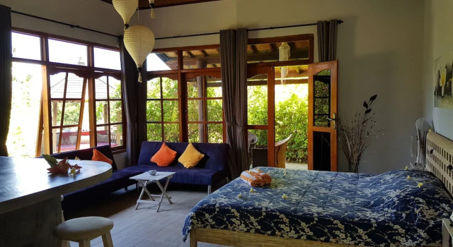 Villa Lumbalumba Banyualit, Rezervovat Vila Hotely v Bali se snídaní, Snídaně