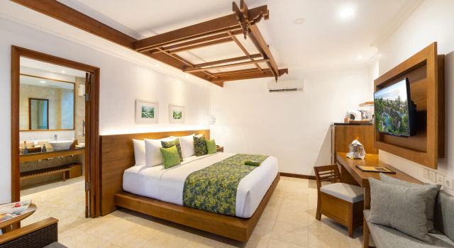 Legian Beach Hotel