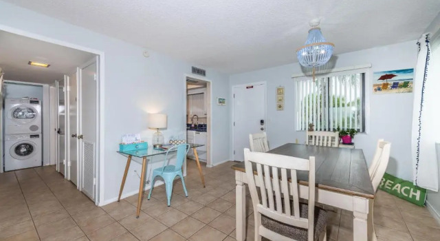 Lovely 2 Bedroom Beachfront Condo, Book Hotel Hoteller i Flagler Beach med pool, Swimmingpool