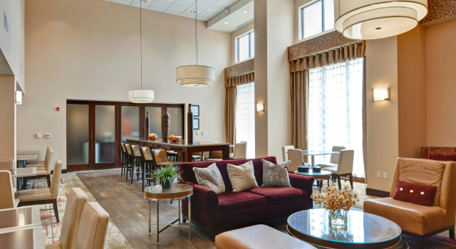 Hampton Inn & Suites Peoria at Grand Prairie, IL