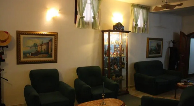 Hotel Pepeto, Rezerwuj Hotel Hotele w Durres County z parkingiem, Parking