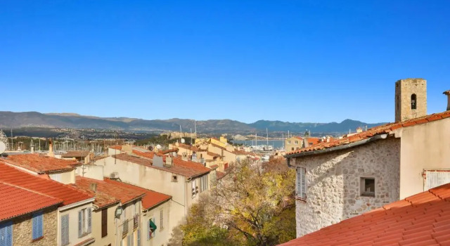 Newly Renovated Apt/2 Terraces/Sea+Mountain Views, Забронировать Апартаменты/квартира Апартаменты Антиб, рядом с Antibes Archaeology Museum, Апартаменты/квартира