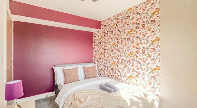 Perfect Booking 4 Bed Home in Swindon