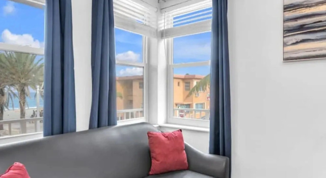 Коттедж Spectacular Ocean View Corner Apartment