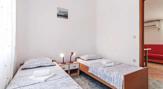 Apartments Hak - One Bedroom Apartment With Terrace and Sea View, Забронировать Апартаменты/квартира Вир Zadar Islands