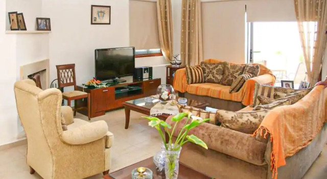 Villa Angelena in Fasli, Book Villa Droushia Pafos