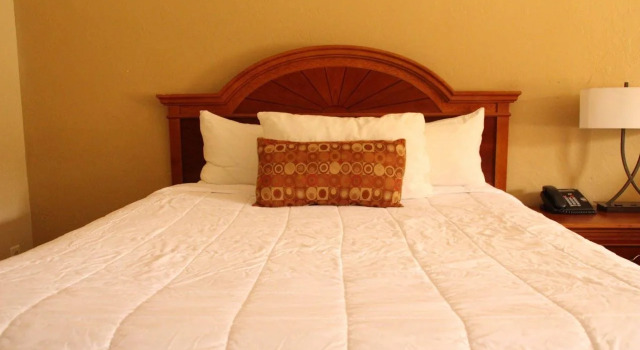 Crystal Cove Resort, Varaa Hotelli Palatka Florida