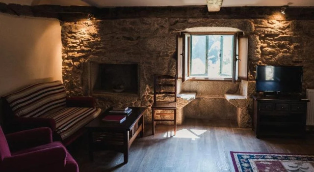 Pazo de Eidian, Book Hotel O Pino 