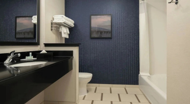 Четырёхместный номер Standard с балконом Fairfield Inn & Suites by Marriott Santa Cruz