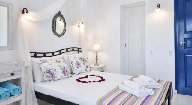 Hotiday Santorini Sea View, Забронировать Отель Отели Финикия с парковкой, Парковка