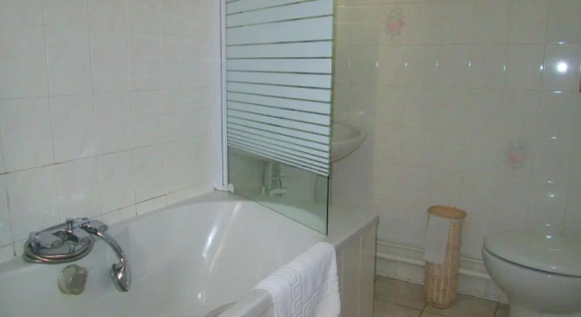 Номер Comfort Logis Hôtel & Restaurant Le Saint Savinien
