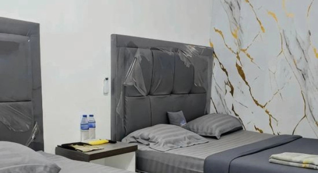 Angkasa Guest House Syariah, Book Pension Hoteller i Jambi med parkering, Parkering