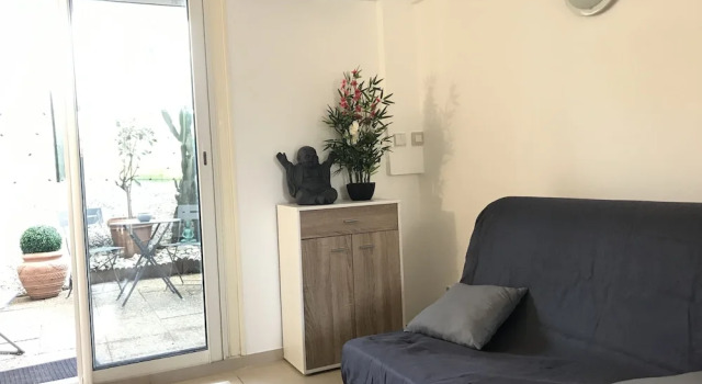 Studio piscine terrasse à 5min plage, Забронировать Отель Отели Приморских Альпы с бассейном, Бассейн