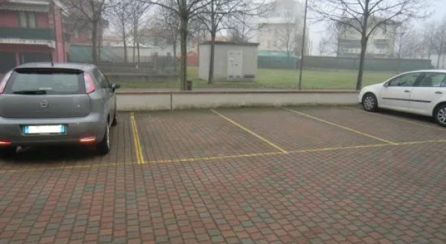 Residence Elisa Piano Terra con Giardino e Posto auto, Забронировать Отель Отели Каорле с парковкой, рядом с Дарсена делл Оролоджо, Парковка