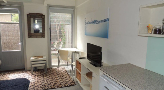 Oceanic Sorrento, Забронировать Отель Отели Сорренто 3 звезды, рядом с Manyung Gallery at Sorrento, 3*
