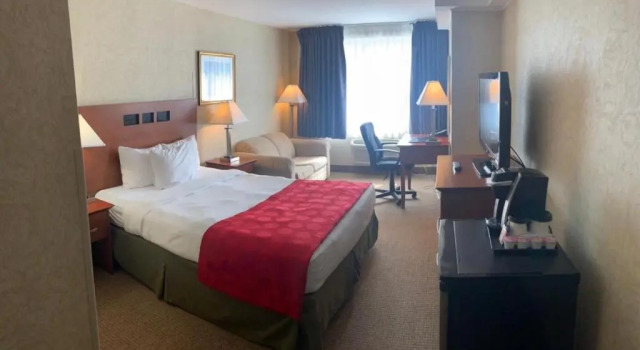 Двухместный номер Standard Ramada Plaza by Wyndham Montreal