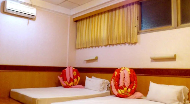 Номер Classic Jin Lon Hotel