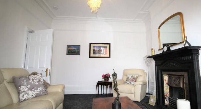 Sleeps 9 - Large Period Property -beautiful Refurb