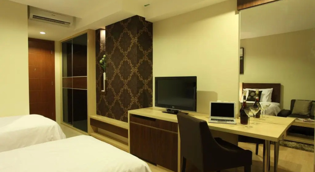Deluxe Twin room Avissa Suites