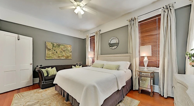 The Simon: Historic W/ Wraparound Porch 4 Bedroom Home, Rezerwuj Dom wakacyjny Domki letniskowe w Savannah, Domek