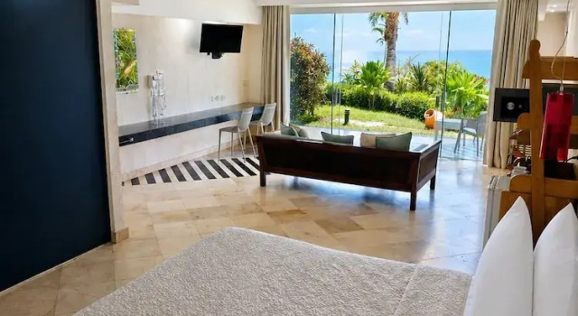 Номер Premier с балконом и с видом на сад Hotel La Mariposa
