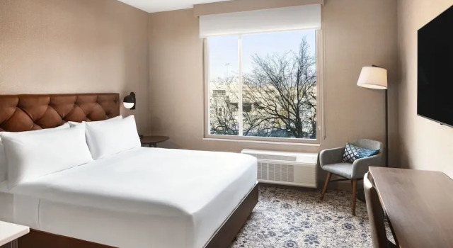 Двухместный номер Standard с видом на город Four Points by Sheraton Penticton at the Convention Centre