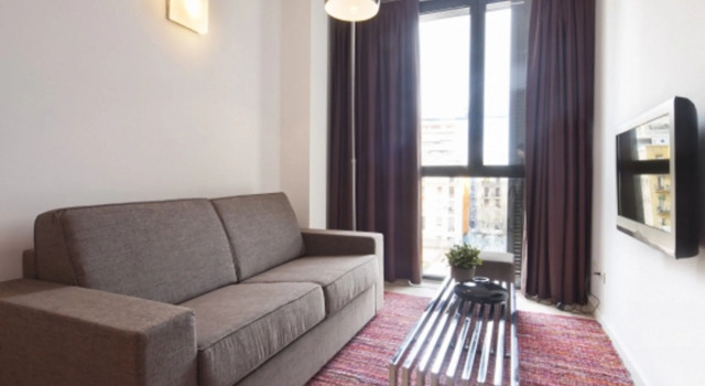 Apartamentos GIR80, Забронировать Отель Эшампле Барселона, рядом с Santa Caterina Market