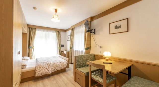Двухместный номер Standard с балконом и с видом на горы Hotel Alpe
