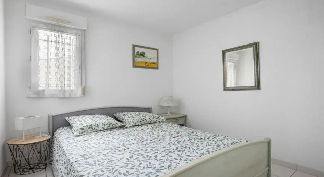 Charming Coastal Escape in Agde, Book Lejlighed Hoteller i Canal du Midi med pool, Swimmingpool
