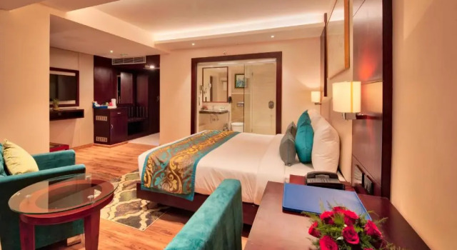 Люкс Golden Tulip Essential Jaipur