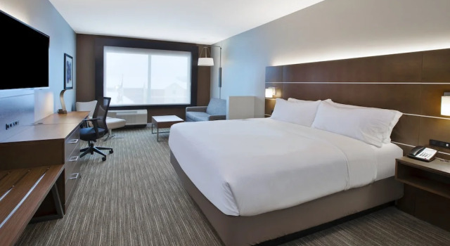 Двухместный люкс Holiday Inn Express & Suites Okemos - University Area by IHG