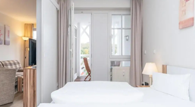Апартаменты Apartment in a Lakeside Park in Sellin With a Balcony