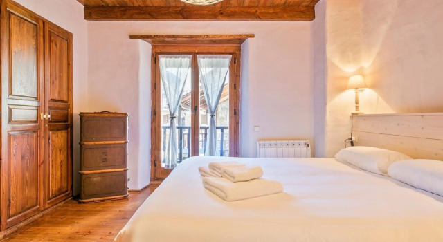 Luderna - Casa Mauberme, Забронировать Отель Отели Артьес с парковкой, Парковка