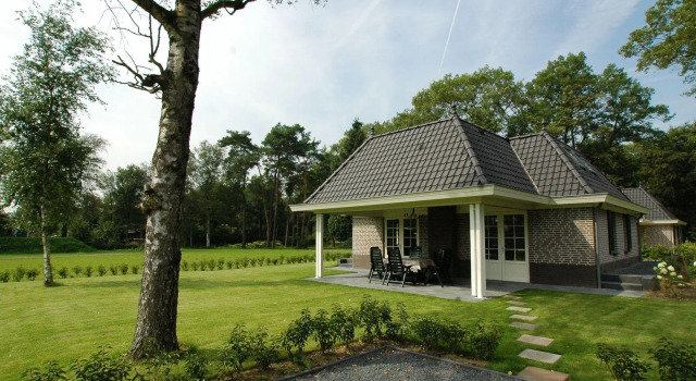 Вилла Detached Villa with Outdoor Fireplace near Veluwe