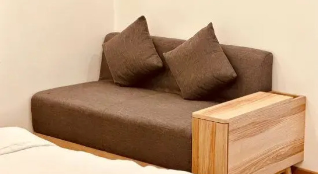 Convenient to Sky train station BTS with cozy room (402)