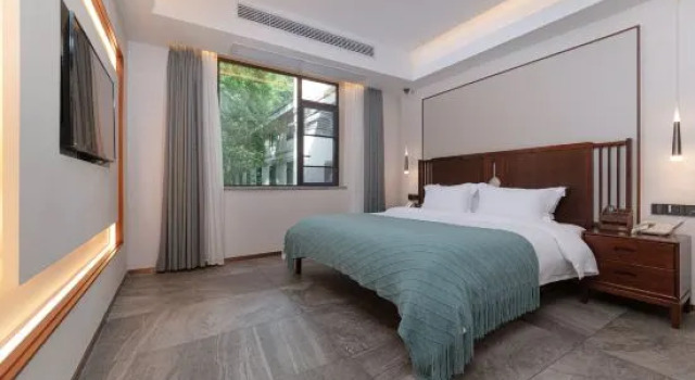 Люкс Deluxe Phoenix Xueqingji Humanity Banshan Homestay (Phoenix Ancient City Branch)