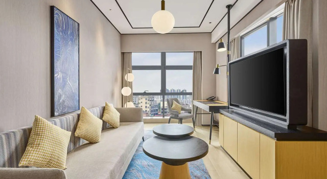 Люкс Deluxe Hilton Garden Inn Foshan Lishui